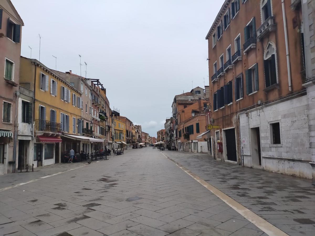 Biennale Near San Marco * Venise